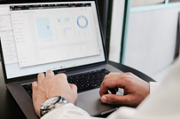 组织部文： “严”字当头 把好入口 着力提升干部人事档案质量